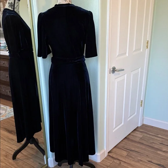 Donna Morgan Dark Blue Velvet Midi Dress - Picture 7 of 8